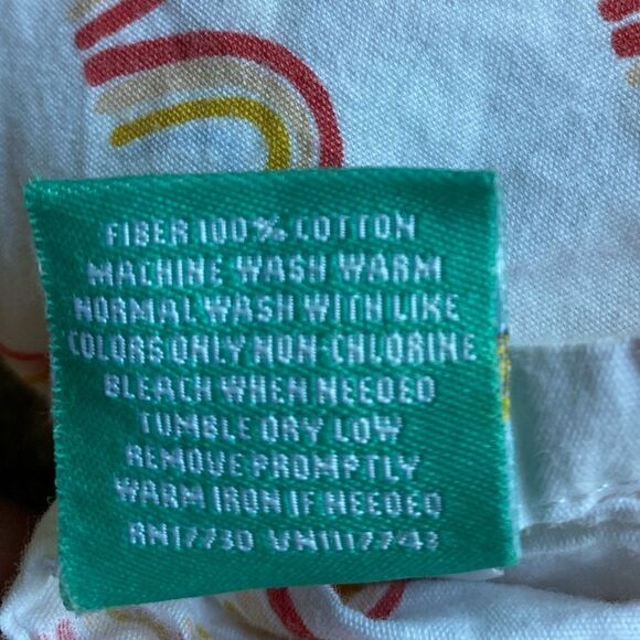 Pillowfort Rainbow Flat Top Bed Sheet - Picture 5 of 8